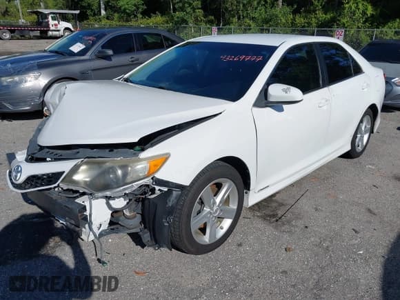 ✅ 2014 Toyota Camry SE • VIN: 4T1BF1FK7EU750660 • Lot: 43269777. Listed on IAAI with 93,517 mi. Free auction sales archive from the USA and detailed vehicle history report at DreamBid. Image 18.