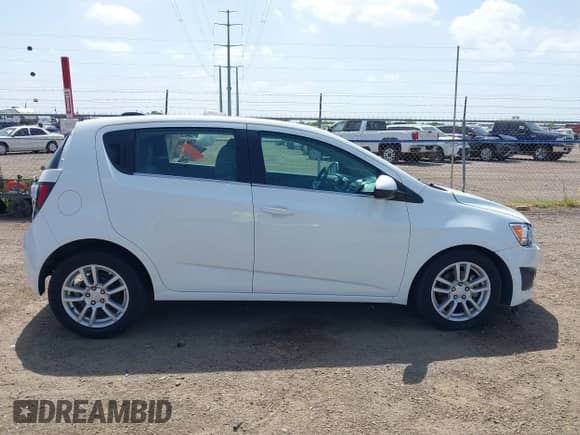 2016 Chevrolet Sonic LT с VIN 1G1JC6SB0G4167127, выставлен на аукционе IAAI как лот 42746825 с пробегом 55 198 миль миль и . История ставок и продаж доступна на DreamBid. Изображение 14.