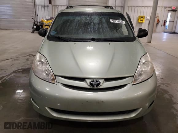 ✅ 2007 Toyota Sienna CE • VIN: 5TDZK23C57S082530 • Lot: 90252845. Wystawiony na Copart z przebiegiem 191 830 mil. Bezpłatny archiwum sprzedaży aukcyjnych z USA i szczegółowy raport historii pojazdu na DreamBid. Zdjęcie 5.