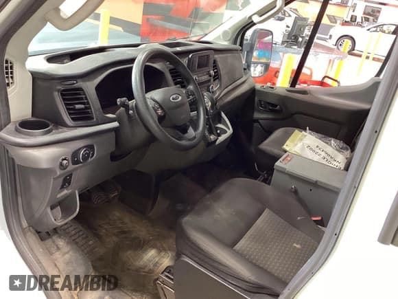 ✅ 2022 Ford Transit Cargo • VIN: 1FTBR1CG6NKA06474 • Lot: 42960817. Listed on IAAI with 82,772 mi. Free auction sales archive from the USA and detailed vehicle history report at DreamBid. Image 1.
