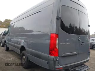 ✅ 2019 Mercedes-Benz Sprinter • VIN: WD4FF1CD3KT011868 • Lot: 43558977. Wystawiony na IAAI z przebiegiem 216 666 mil. Bezpłatny archiwum sprzedaży aukcyjnych z USA i szczegółowy raport historii pojazdu na DreamBid. Zdjęcie 3.