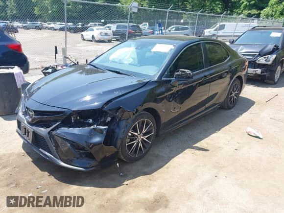 2021 Toyota Camry SE with VIN 4T1G11BK6MU036852, listed as a IAAI auction lot 42590115 with 79,752 mi miles and . Bid and sale history available at DreamBid. Image 17.