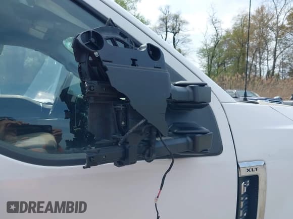 ✅ 2019 Ford F-250 XL • VIN: 1FT7W2BT8KEC84046 • Lot: 41969888. Listed on IAAI with 64,831 mi. Free auction sales archive from the USA and detailed vehicle history report at DreamBid. Image 18.