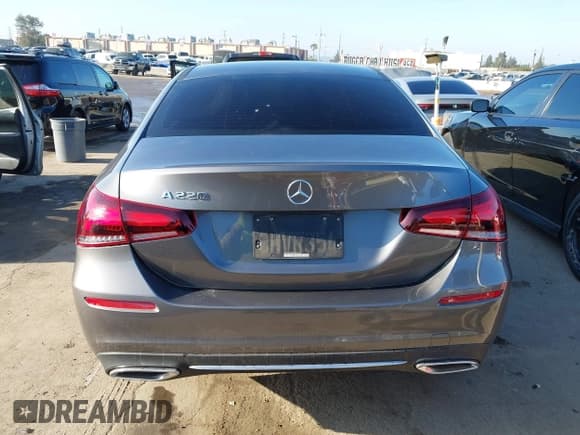 ✅ 2019 Mercedes-Benz A 220 • VIN: WDD3G4EB6KW033049 • Lot: 42211681. Wystawiony na IAAI z przebiegiem 35 186 mil. Bezpłatny archiwum sprzedaży aukcyjnych z USA i szczegółowy raport historii pojazdu na DreamBid. Zdjęcie 16.
