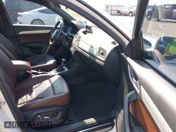 ✅ 2018 Audi Q3 Premium • VIN: WA1BCCFSXJR026705 • Lot: 42738936. Listed on IAAI with 82,440 mi. Free auction sales archive from the USA and detailed vehicle history report at DreamBid. Image 5.