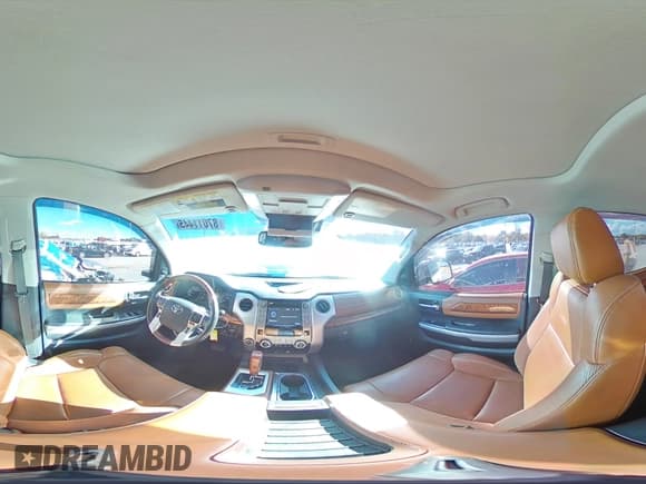 ✅ 2018 Toyota Tundra SR5 • VIN: 5TFAW5F17JX767465 • Lot: 87011445. Wystawiony na Copart z przebiegiem 125 990 mil. Bezpłatny archiwum sprzedaży aukcyjnych z USA i szczegółowy raport historii pojazdu na DreamBid. Zdjęcie 15.