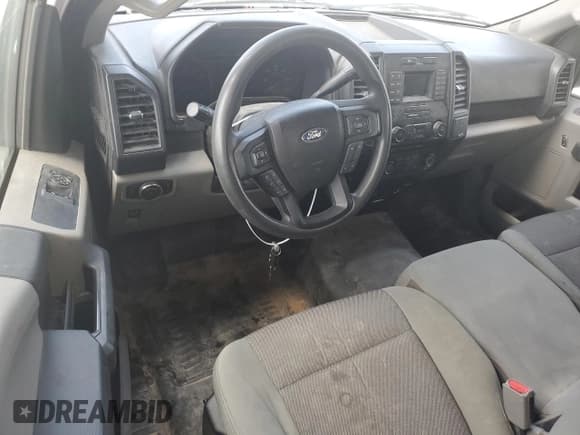 ✅ 2016 Ford F-150 XL • VIN: 1FTMF1E85GKF04322 • Lot: 55127875. Wystawiony na Copart z przebiegiem 160 587 mil. Bezpłatny archiwum sprzedaży aukcyjnych z USA i szczegółowy raport historii pojazdu na DreamBid. Zdjęcie 8.