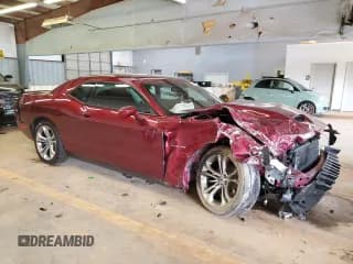 ✅ 2021 Dodge Challenger R/T • VIN: 2C3CDZBT1MH606829 • Lot: 57452594. Wystawiony na Copart z przebiegiem 62 782 mil. Bezpłatny archiwum sprzedaży aukcyjnych z USA i szczegółowy raport historii pojazdu na DreamBid. Zdjęcie 4.