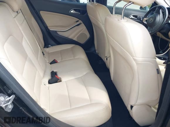 ✅ 2018 Mercedes-Benz GLA 250 • VIN: WDCTG4EB2JJ489260 • Лот: 43114466. Опубликован ранее на IAAI с пробегом 132 066 миль. Бесплатный доступ к архиву аукционных продаж из США и подробный отчёт об истории автомобиля на DreamBid. Изображение 8.