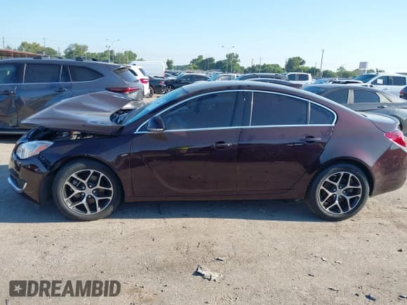 ✅ 2017 Buick Regal Sport Touring • VIN: 2G4GL5EX6H9190912 • Лот: 43144672. Опубликован ранее на IAAI с пробегом 93 403 миль. Бесплатный доступ к архиву аукционных продаж из США и подробный отчёт об истории автомобиля на DreamBid. Изображение 14.