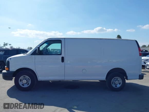 ✅ 2013 Chevrolet Express Cargo • VIN: 1GCWGFBA2D1115469 • Lot: 43106361. Listed on IAAI with 178,751 mi. Free auction sales archive from the USA and detailed vehicle history report at DreamBid. Image 14.