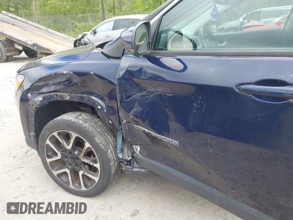 ✅ 2018 Jeep Compass Limited • VIN: 3C4NJDCBXJT481337 • Lot: 42296701. Listed on IAAI with 46,900 mi. Free auction sales archive from the USA and detailed vehicle history report at DreamBid. Image 6.