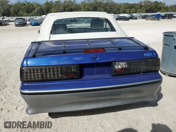 ✅ 1989 Ford Mustang GT • VIN: 1FABP45E2KF279358 • Lot: 78349194. Listed on Copart with 43,960 mi. Free auction sales archive from the USA and detailed vehicle history report at DreamBid. Image 6.