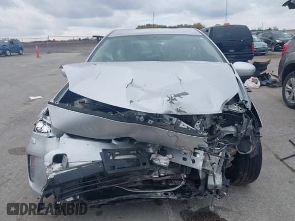 ✅ 2014 Toyota Prius Three • VIN: JTDKN3DU6E1776658 • Лот: 43579398. Опубликован ранее на IAAI с пробегом 176 727 миль. Бесплатный доступ к архиву аукционных продаж из США и подробный отчёт об истории автомобиля на DreamBid. Изображение 12.