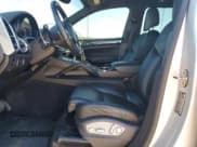 ✅ 2014 Porsche Cayenne Diesel • VIN: WP1AF2A23ELA38325 • Lot: 86295575. Wystawiony na Copart z przebiegiem 144 725 mil. Bezpłatny archiwum sprzedaży aukcyjnych z USA i szczegółowy raport historii pojazdu na DreamBid. Zdjęcie 7.