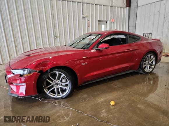 ✅ 2021 Ford Mustang GT Premium • VIN: 1FA6P8CFXM5108421 • Лот: 86683265. Опубликован ранее на Copart с пробегом 51 262 миль. Бесплатный доступ к архиву аукционных продаж из США и подробный отчёт об истории автомобиля на DreamBid. Изображение 1.