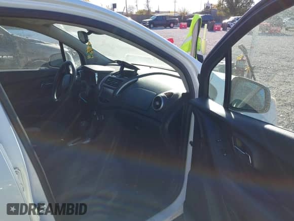 2015 Chevrolet Trax LS с VIN KL7CJKSB1FB112904, выставлен на аукционе IAAI как лот 43602955 с пробегом 169 132 миль миль и . История ставок и продаж доступна на DreamBid. Изображение 5.