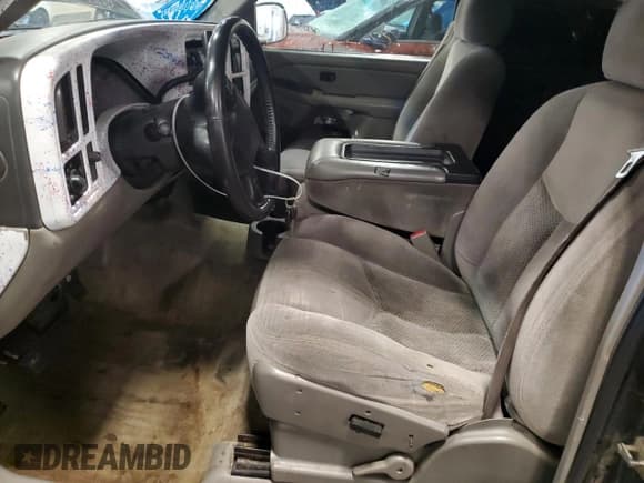 ✅ 2006 Chevrolet Suburban LS • VIN: 1GNEC16Z96J154967 • Lot: 87104445. Wystawiony na Copart z przebiegiem Nie podano. Bezpłatny archiwum sprzedaży aukcyjnych z USA i szczegółowy raport historii pojazdu na DreamBid. Zdjęcie 7.