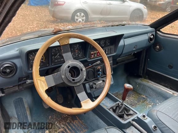 ✅ 1982 Alfa Romeo GTV • VIN: ZARAA669XC1002367 • Lot: 90809585. Wystawiony na Copart z przebiegiem 54 249 mil. Bezpłatny archiwum sprzedaży aukcyjnych z USA i szczegółowy raport historii pojazdu na DreamBid. Zdjęcie 9.