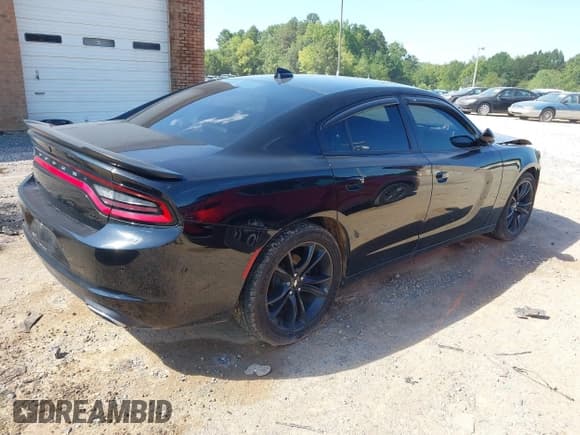 ✅ 2018 Dodge Charger R/T • VIN: 2C3CDXCT8JH134904 • Lot: 43034340. Wystawiony na IAAI z przebiegiem 121 551 mil. Bezpłatny archiwum sprzedaży aukcyjnych z USA i szczegółowy raport historii pojazdu na DreamBid. Zdjęcie 4.