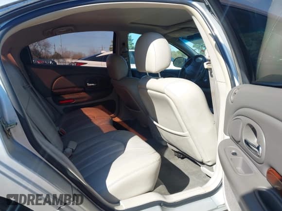 ✅ 2002 Chrysler Concorde Limited • VIN: 2C3AD56G22H136823 • Лот: 41637040. Опубликован ранее на IAAI с пробегом 93 262 миль. Бесплатный доступ к архиву аукционных продаж из США и подробный отчёт об истории автомобиля на DreamBid. Изображение 8.