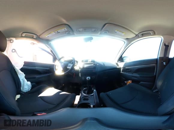 ✅ 2015 Mitsubishi Outlander ES • VIN: 4A4AP3AU9FE005334 • Lot: 43178064. Listed on IAAI with 141,825 mi. Free auction sales archive from the USA and detailed vehicle history report at DreamBid. Image 18.