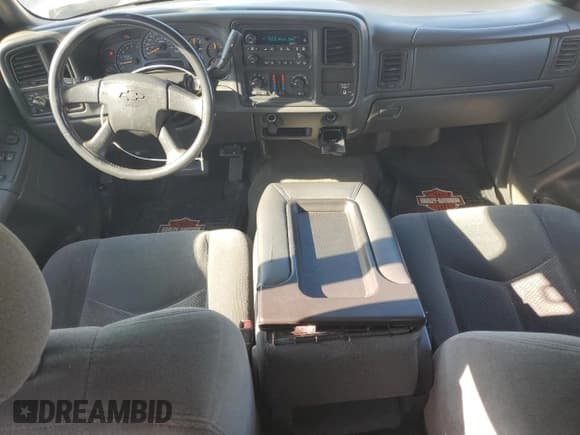 ✅ 2005 Chevrolet Silverado 2500HD Work Truck • VIN: 1GCHC29U05E182448 • Lot: 84376205. Listed on Copart with 266,050 mi. Free auction sales archive from the USA and detailed vehicle history report at DreamBid. Image 8.