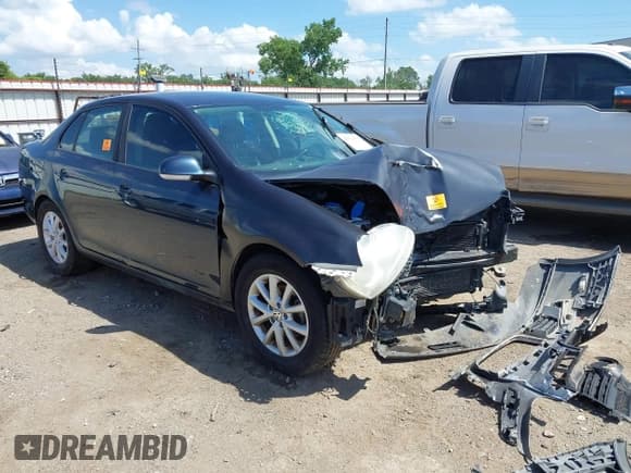 ✅ 2010 Volkswagen Jetta Limited Edition • VIN: 3VWRX7AJ9AM037465 • Lot: 42564900. Listed on IAAI with 144,927 mi. Free auction sales archive from the USA and detailed vehicle history report at DreamBid. Image 1.