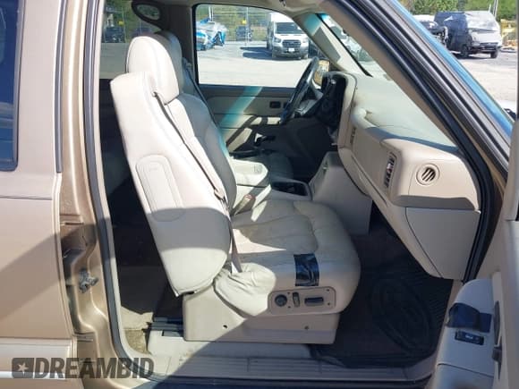 ✅ 2001 Chevrolet Tahoe LS • VIN: 1GNEK13T81J166958 • Lot: 43200403. Wystawiony na IAAI z przebiegiem 248 332 mil. Bezpłatny archiwum sprzedaży aukcyjnych z USA i szczegółowy raport historii pojazdu na DreamBid. Zdjęcie 5.