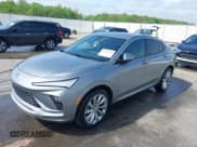 ✅ 2024 Buick Envista Avenir • VIN: KL47LCE21RB081216 • Lot: 42128742. Wystawiony na IAAI z przebiegiem 19 709 mil. Bezpłatny archiwum sprzedaży aukcyjnych z USA i szczegółowy raport historii pojazdu na DreamBid. Zdjęcie 2.