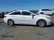 2012 Hyundai Sonata GLS z VIN 5NPEB4AC2CH455861, wystawiony jako IAAI lot #43013354 z przebiegiem 158 948 mil mil oraz . Historia ofert i sprzedaży dostępna na DreamBid. Obrazek 13.