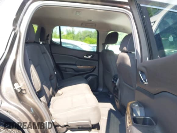 ✅ 2019 GMC Acadia SLE • VIN: 1GKKNSLA3KZ264231 • Lot: 42441331. Wystawiony na IAAI z przebiegiem 94 832 mil. Bezpłatny archiwum sprzedaży aukcyjnych z USA i szczegółowy raport historii pojazdu na DreamBid. Zdjęcie 8.