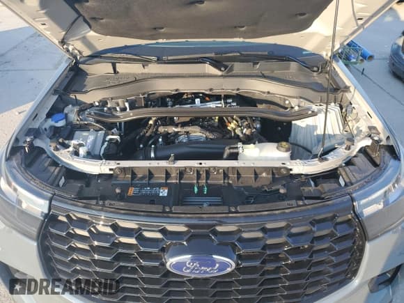 ✅ 2025 Ford Explorer ST-Line • VIN: 1FMUK7KH2SGC18826 • Lot: 68831975. Wystawiony na Copart z przebiegiem 4 144 mil. Bezpłatny archiwum sprzedaży aukcyjnych z USA i szczegółowy raport historii pojazdu na DreamBid. Zdjęcie 12.