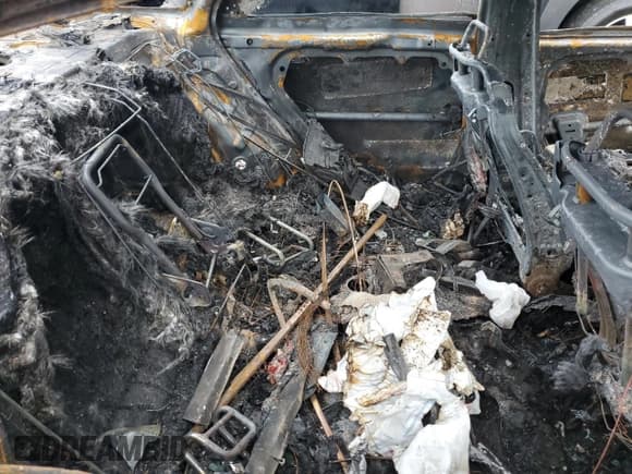 ✅ 2016 Hyundai Sonata Sport • VIN: 5NPE34AF1GH313739 • Лот: 81880675. Опубликован ранее на Copart с пробегом Не указан. Бесплатный доступ к архиву аукционных продаж из США и подробный отчёт об истории автомобиля на DreamBid. Изображение 10.