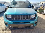 ✅ 2022 Jeep Renegade Latitude • VIN: ZACNJDB1XNPN92005 • Lot: 91638205. Wystawiony na Copart z przebiegiem Nie podano. Bezpłatny archiwum sprzedaży aukcyjnych z USA i szczegółowy raport historii pojazdu na DreamBid. Zdjęcie 5.