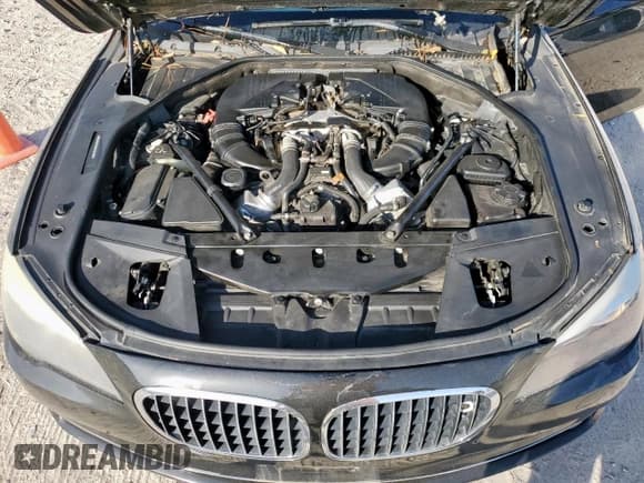 ✅ 2009 BMW 7 Series 750Li • VIN: WBAKB83529CY62105 • Lot: 92477355. Wystawiony na Copart z przebiegiem 121 004 mil. Bezpłatny archiwum sprzedaży aukcyjnych z USA i szczegółowy raport historii pojazdu na DreamBid. Zdjęcie 11.