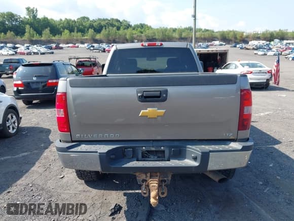 ✅ 2014 Chevrolet Silverado 2500HD LTZ • VIN: 1GC1KYEG5EF164352 • Лот: 42805563. Опубликован ранее на IAAI с пробегом 102 548 миль. Бесплатный доступ к архиву аукционных продаж из США и подробный отчёт об истории автомобиля на DreamBid. Изображение 16.