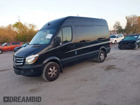 ✅ 2018 Mercedes-Benz Sprinter • VIN: WDZPE7CD0JP610741 • Lot: 41617216. Wystawiony na IAAI z przebiegiem 121 178 mil. Bezpłatny archiwum sprzedaży aukcyjnych z USA i szczegółowy raport historii pojazdu na DreamBid. Zdjęcie 20.