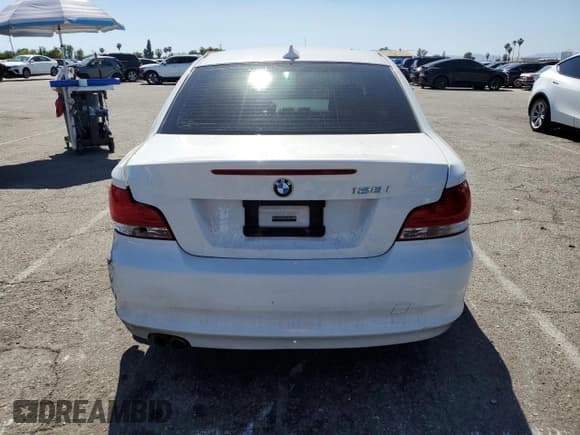 ✅ 2011 BMW 1 Series 128i • VIN: WBAUP9C50BVL89833 • Lot: 56414365. Wystawiony na Copart z przebiegiem 125 054 mil. Bezpłatny archiwum sprzedaży aukcyjnych z USA i szczegółowy raport historii pojazdu na DreamBid. Zdjęcie 6.