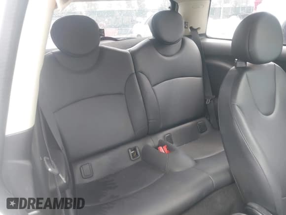 ✅ 2012 MINI Hardtop • VIN: WMWSU3C55CT256978 • Lot: 42999536. Listed on IAAI with 136,057 mi. Free auction sales archive from the USA and detailed vehicle history report at DreamBid. Image 8.