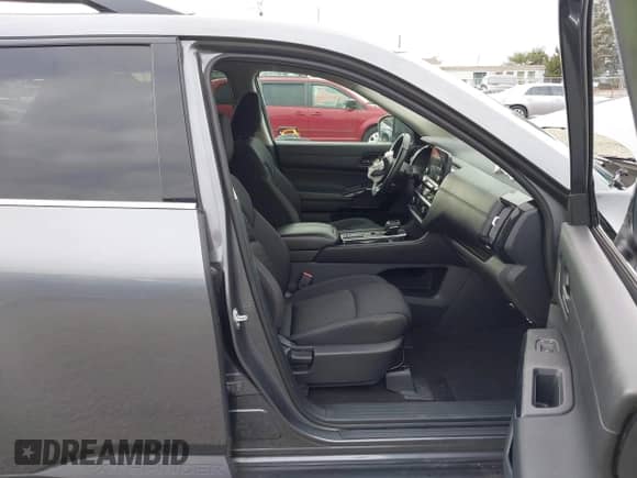 2024 Nissan Pathfinder SV with VIN 5N1DR3BA7RC314587, listed as a IAAI auction lot 43562488 with 40,032 mi miles and . Bid and sale history available at DreamBid. Image 5.