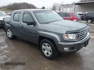 ✅ 2012 Honda Ridgeline RT • VIN: 5FPYK1F24CB456298 • Lot: 40869948. Wystawiony na IAAI z przebiegiem 123 329 mil. Bezpłatny archiwum sprzedaży aukcyjnych z USA i szczegółowy raport historii pojazdu na DreamBid. Zdjęcie 1.