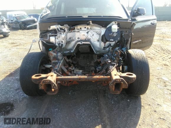 ✅ 2015 GMC Yukon XL • VIN: 1GKS2GECXFR281957 • Lot: 41768632. Wystawiony na IAAI z przebiegiem Nie podano. Bezpłatny archiwum sprzedaży aukcyjnych z USA i szczegółowy raport historii pojazdu na DreamBid. Zdjęcie 6.