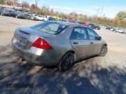 ✅ 2007 Honda Accord VP • VIN: 1HGCM56197A191910 • Lot: 43711906. Wystawiony na IAAI z przebiegiem 124 831 mil. Bezpłatny archiwum sprzedaży aukcyjnych z USA i szczegółowy raport historii pojazdu na DreamBid. Zdjęcie 4.