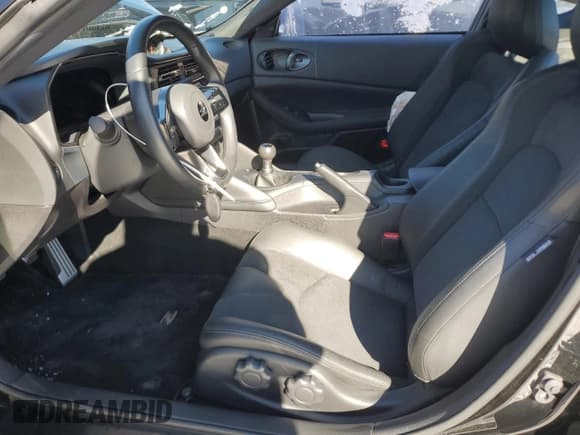 ✅ 2024 Nissan Z Performance • VIN: JN1BZ4BH5RM360916 • Lot: 45556675. Wystawiony na Copart z przebiegiem 7 004 mil. Bezpłatny archiwum sprzedaży aukcyjnych z USA i szczegółowy raport historii pojazdu na DreamBid. Zdjęcie 7.