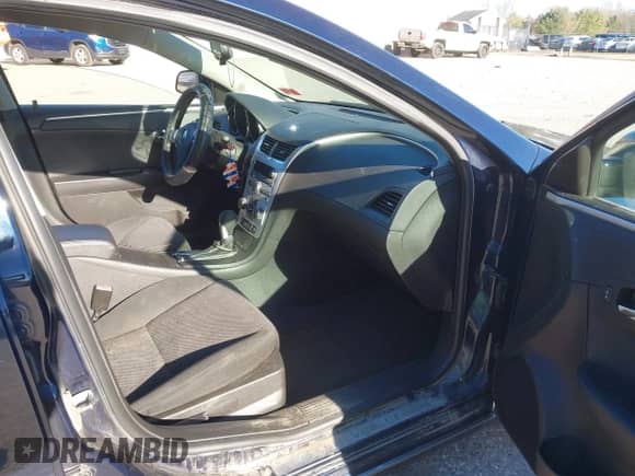 ✅ 2012 Chevrolet Malibu 1LT • VIN: 1G1ZC5E02CF240181 • Лот: 43613180. Опубликован ранее на IAAI с пробегом 187 716 миль. Бесплатный доступ к архиву аукционных продаж из США и подробный отчёт об истории автомобиля на DreamBid. Изображение 5.