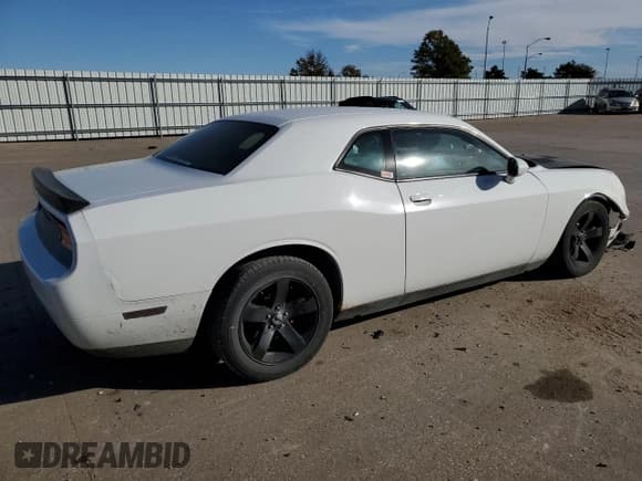 ✅ 2013 Dodge Challenger SXT • VIN: 2C3CDYAG6DH627822 • Lot: 77587304. Wystawiony na Copart z przebiegiem 191 728 mil. Bezpłatny archiwum sprzedaży aukcyjnych z USA i szczegółowy raport historii pojazdu na DreamBid. Zdjęcie 3.