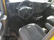 ✅ 2021 Chevrolet Express Cargo • VIN: 1GCWGAFP5M1174873 • Lot: 65430575. Wystawiony na Copart z przebiegiem 201 014 mil. Bezpłatny archiwum sprzedaży aukcyjnych z USA i szczegółowy raport historii pojazdu na DreamBid. Zdjęcie 8.