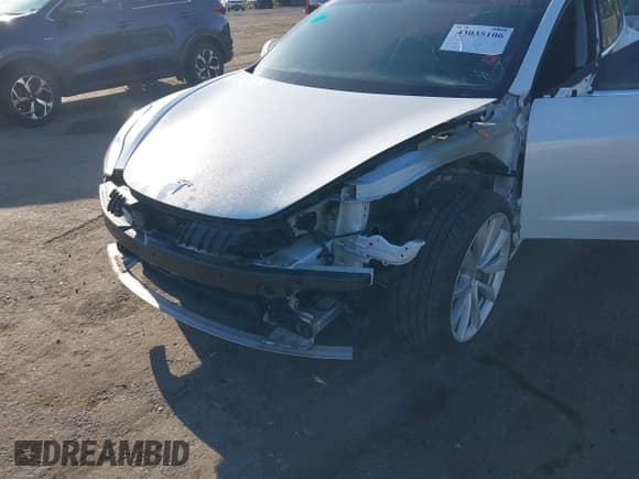 ✅ 2019 Tesla Model 3 Long Range • VIN: 5YJ3E1EB3KF494325 • Лот: 43035106. Опубликован ранее на IAAI с пробегом 85 632 миль. Бесплатный доступ к архиву аукционных продаж из США и подробный отчёт об истории автомобиля на DreamBid. Изображение 6.