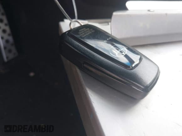 ✅ 2020 Toyota Avalon XSE • VIN: 4T1EZ1FB7LU053409 • Lot: 40231361. Listed on IAAI with 113,317 mi. Free auction sales archive from the USA and detailed vehicle history report at DreamBid. Image 11.